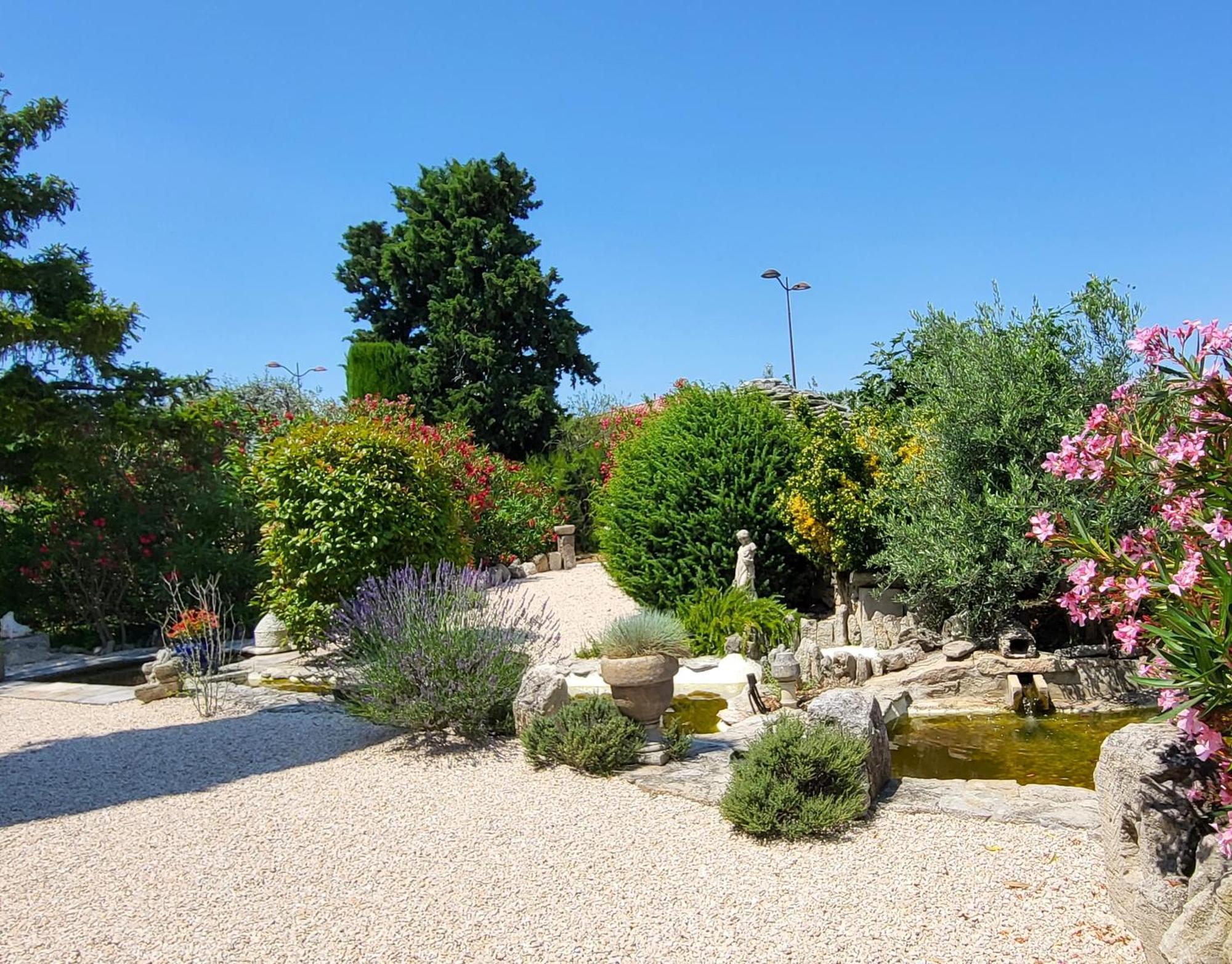 "La Massette Du Cheval Blanc" Villa De Caractere En Pierre L'Isle-sur-la-Sorgue Bagian luar foto